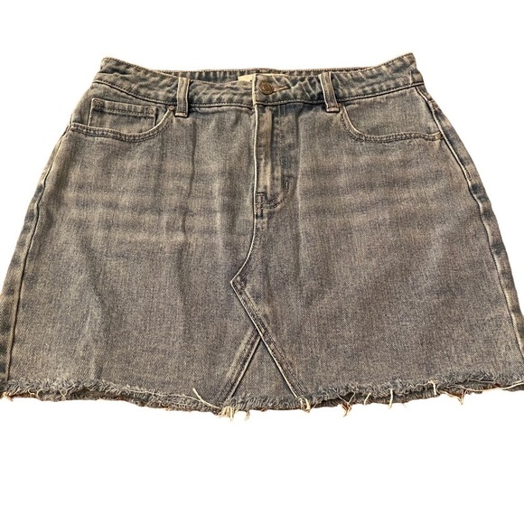Pacsun Frayed Hem Denim Mini Skirt Size 28 - Picture 5 of 8